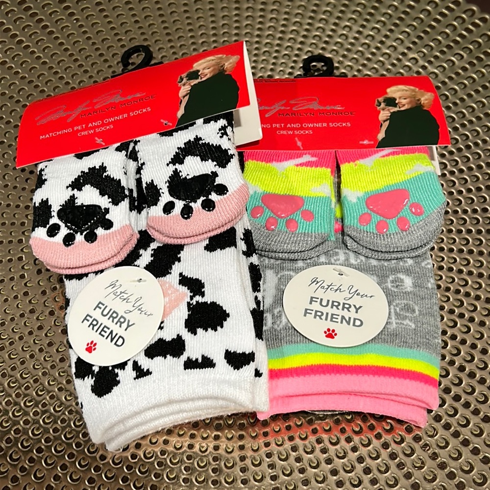 Marilyn Monroe matching socks for owner and pet. NWT
